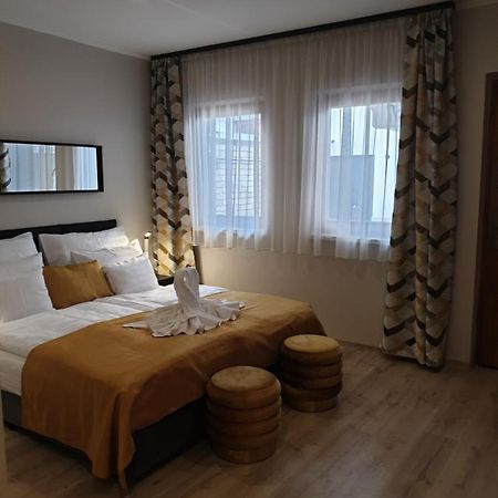 Indium City Panzio Эгер Экстерьер фото